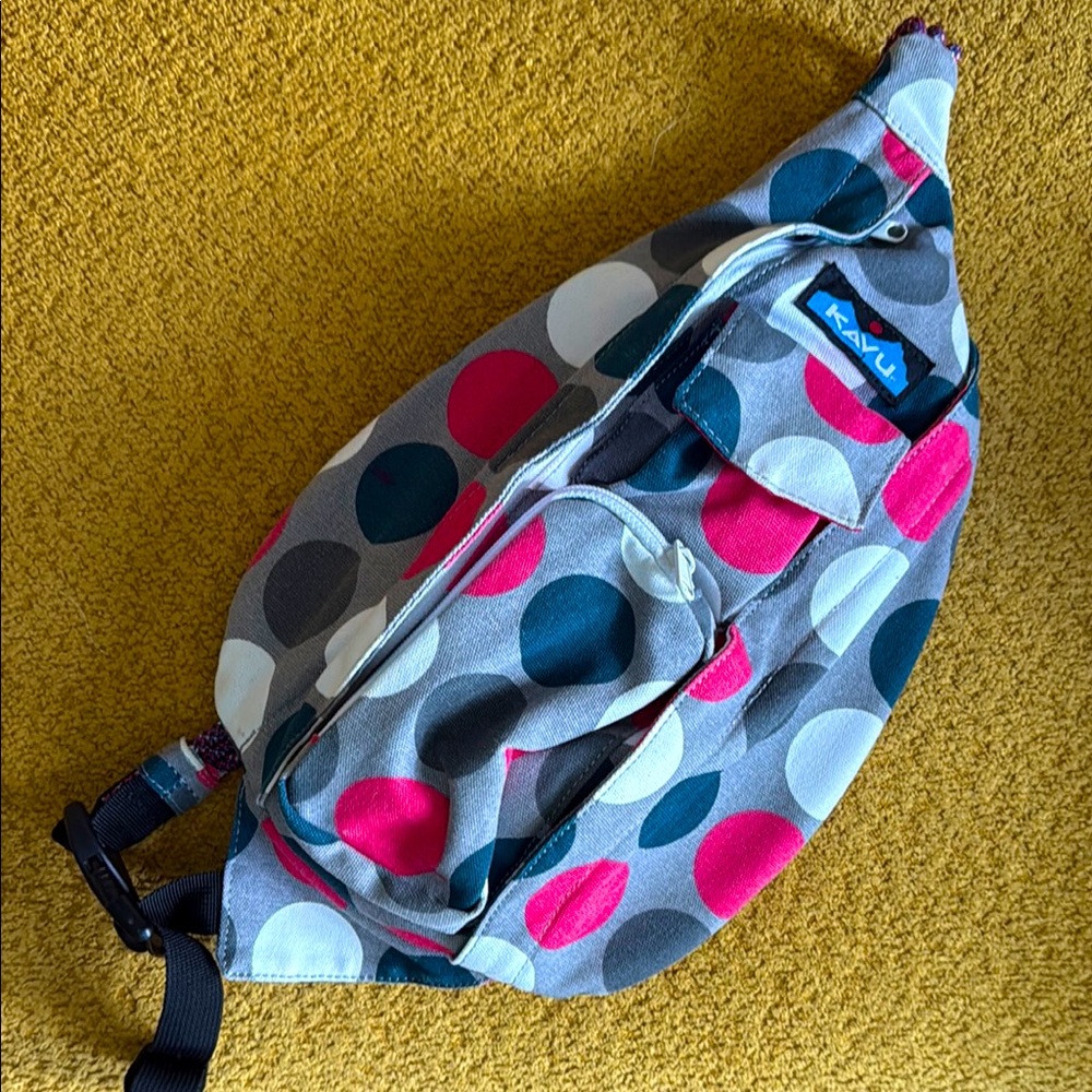 Kavu sling bag